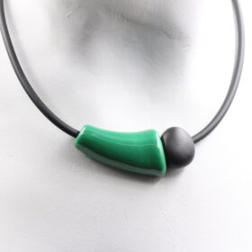 Collier Comète acier en céramique pour femme couleur vert feuille