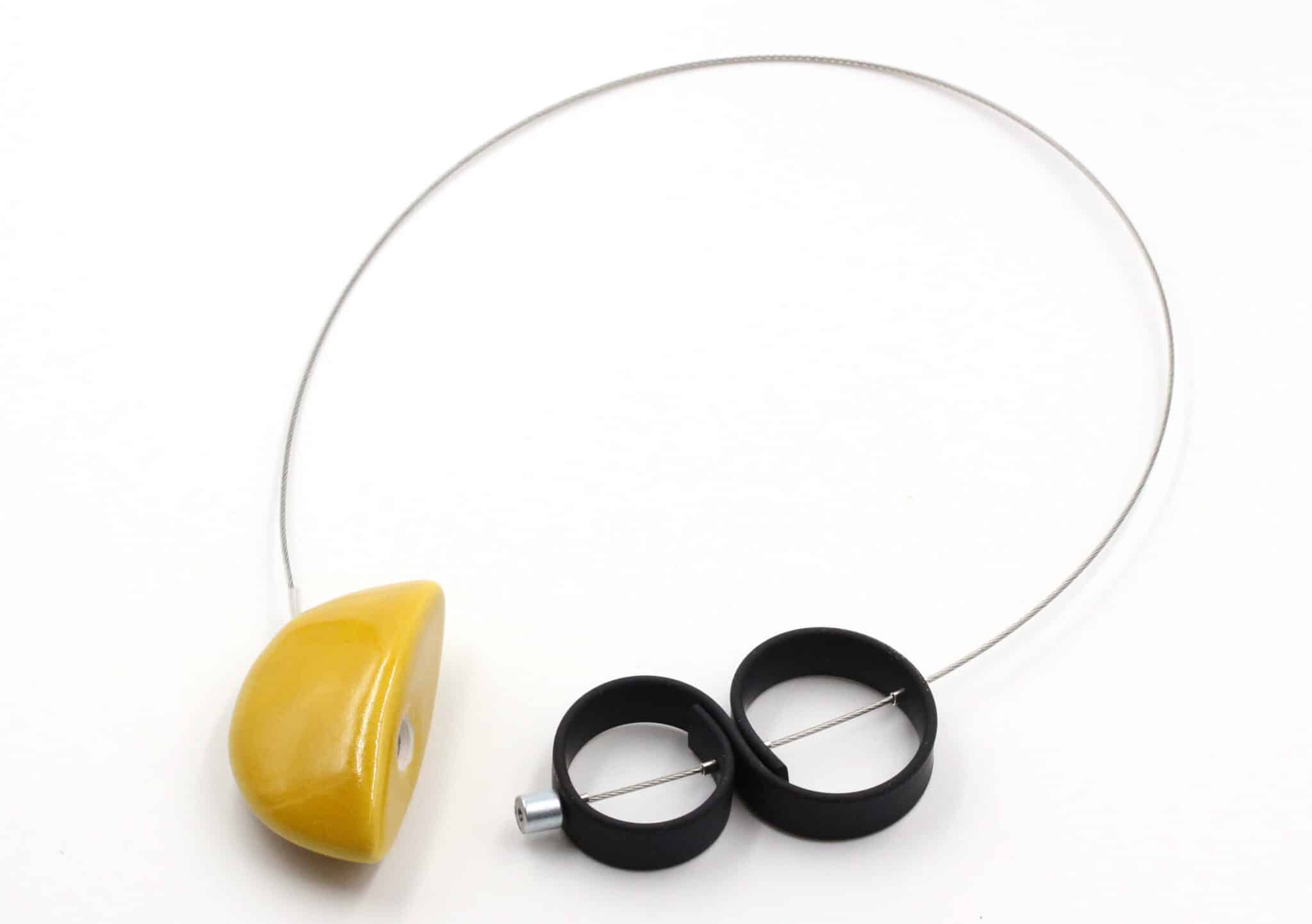 Bijou Stella en céramique artisanale pour femme couleur soleil