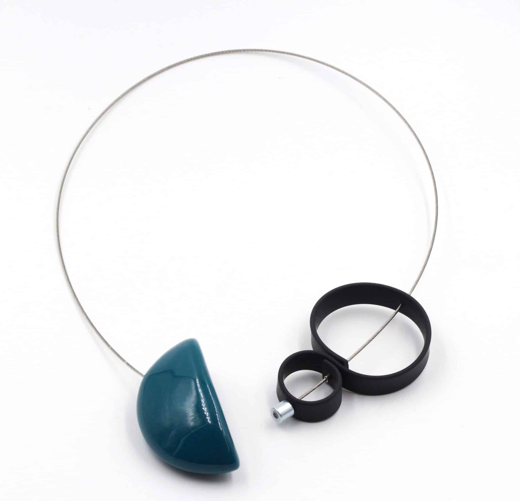 Bijou Stella en céramique artisanale pour femme couleur bleu canard